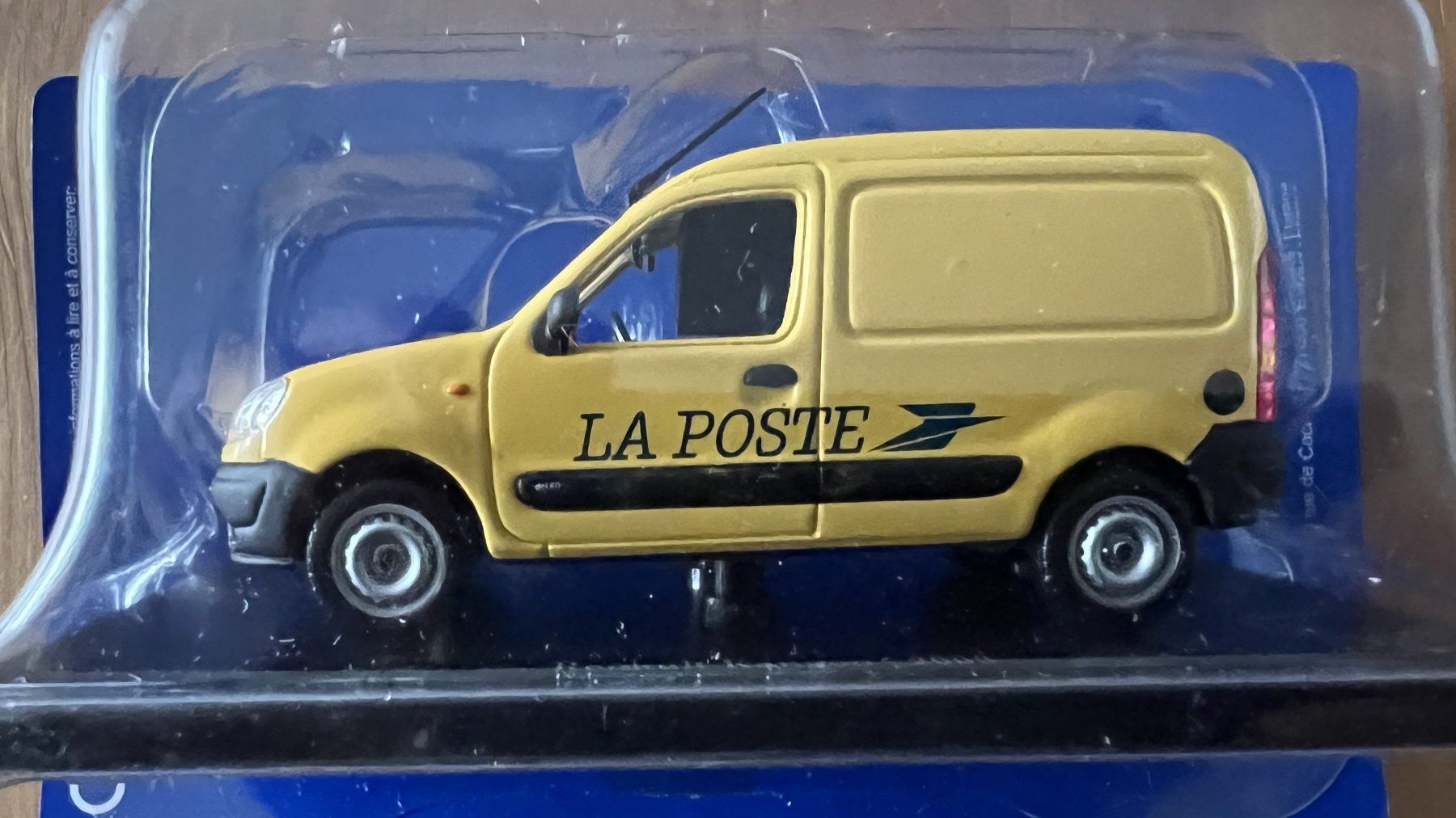 Renault Modellautos: Renault Kangoo 2003 La Poste 1/43 – Neu und originalverpackt aus Meilen von rdv_n7s9