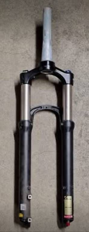 Pièces détachées: Fourche Vtt Suntour. – D'occasion à Bevaix par Nounoursch 1