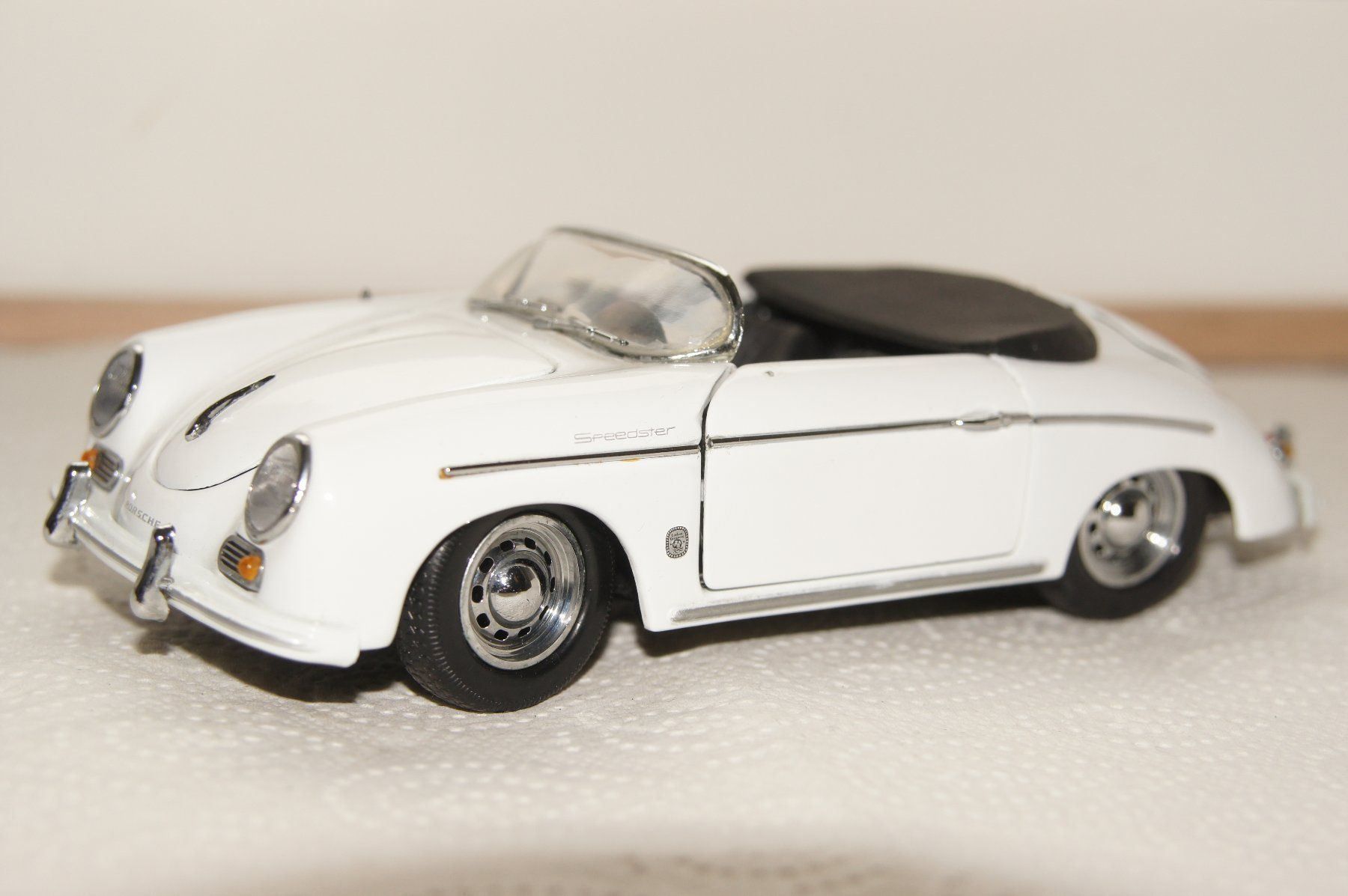 Porsche Modellini d'auto: PORSCHE 356 SPEEDSTER 1956 – Nuovo (secondo la descrizione) da Guntmadingen venduto da Kringel327 1