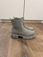 Grauer Wildleder Optik Stiefelette Grösse 37