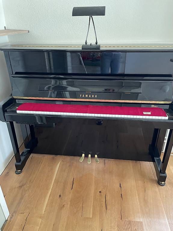 Strumenti musicali: Yamaha Klavier mit Silent Technology – Usato da Arboldswil venduto da son_h59c 1