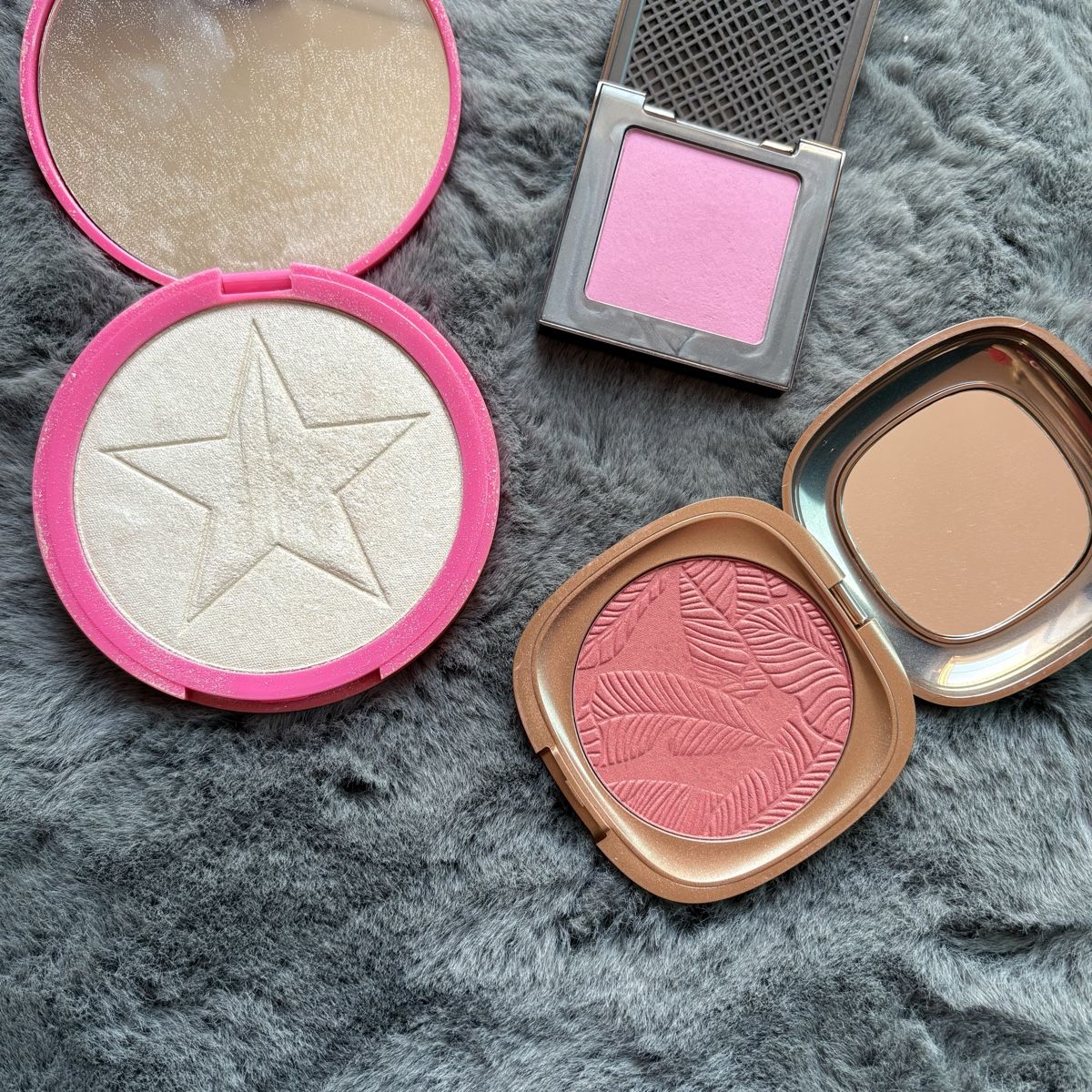 Maquillage: Blush und Highlighter – D'occasion à Claro par DeZeDo