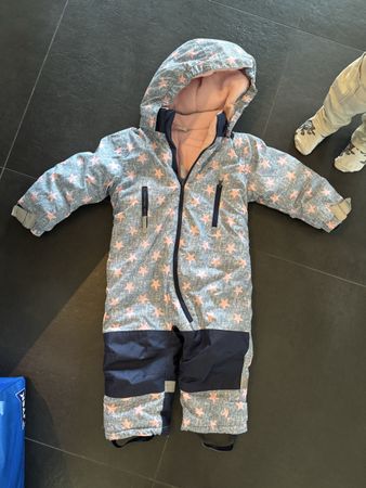 Kinder Schneeanzug grau mit Sternen gefüttert 