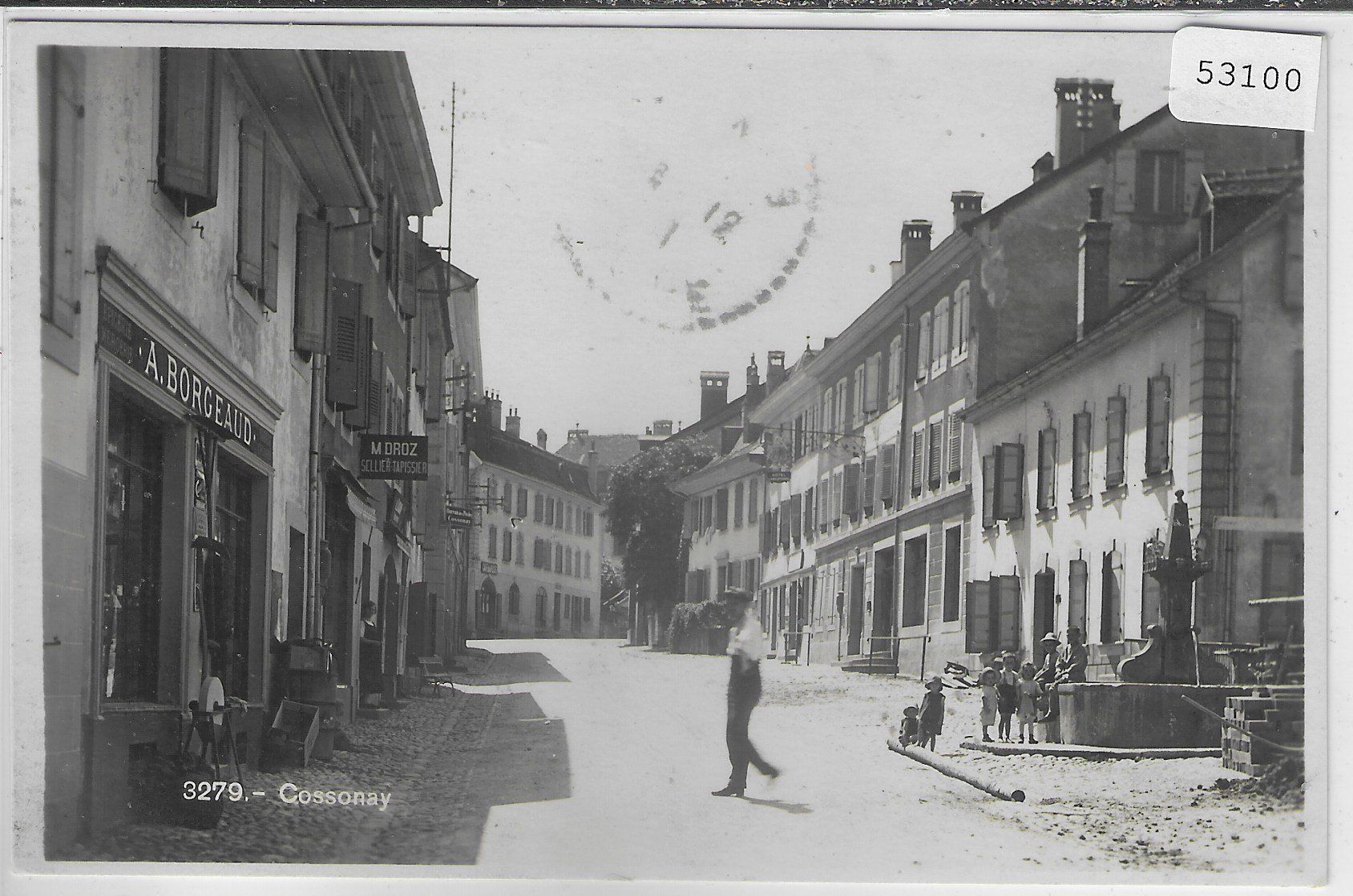 Cartoline postali: Cossonay - Interieur du village - animee – Usato da Ettingen venduto da Kartenplanet