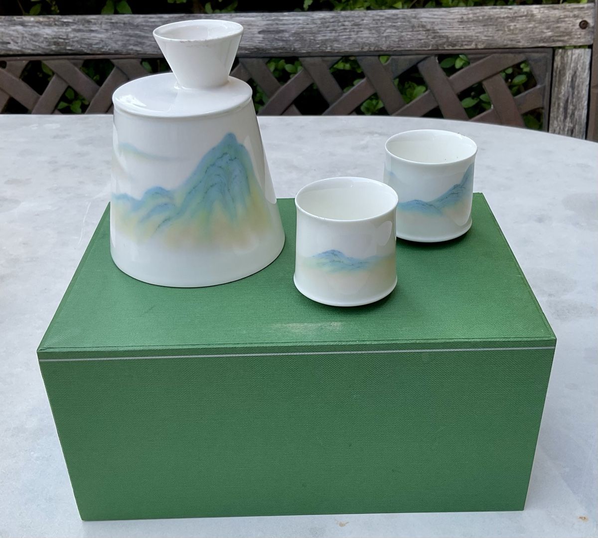 Set di piatti: Sake Set, Keramik mit Bergmotiv – Usato da Endingen venduto da nathan05 2