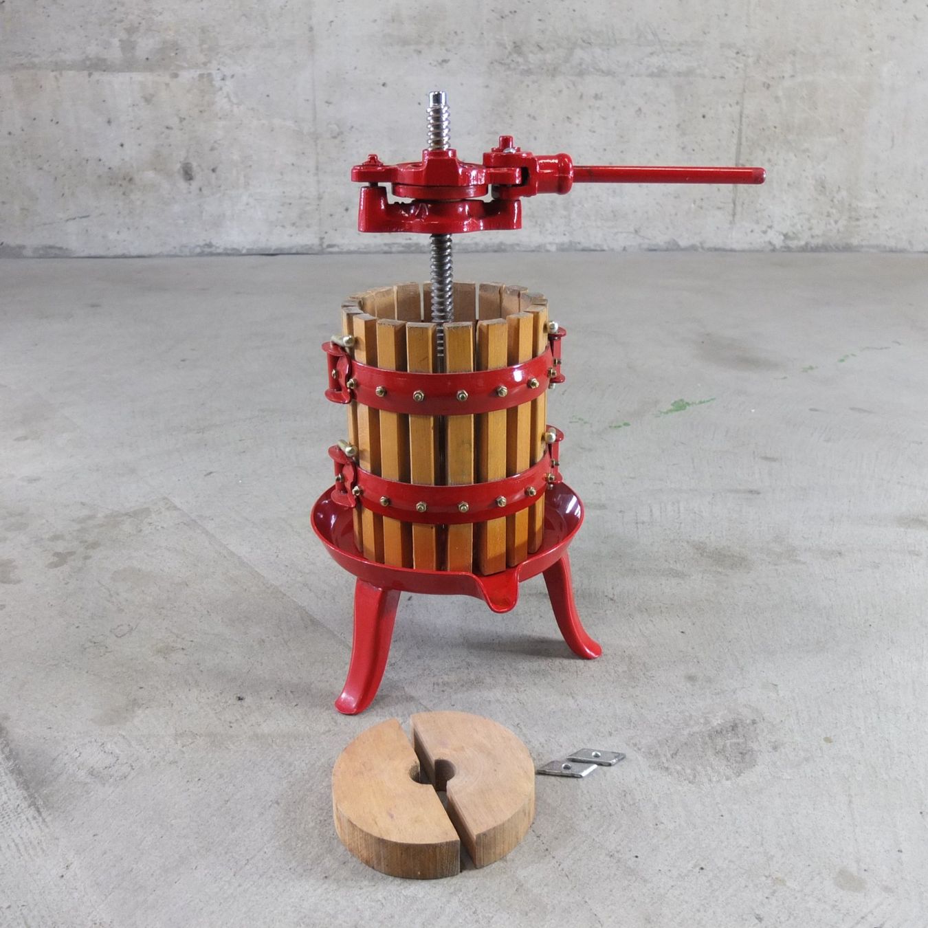 Tutte le macchine: Kleine Obstpresse – Usato da Basel venduto da Brocki-auf-dem-Wolf 2
