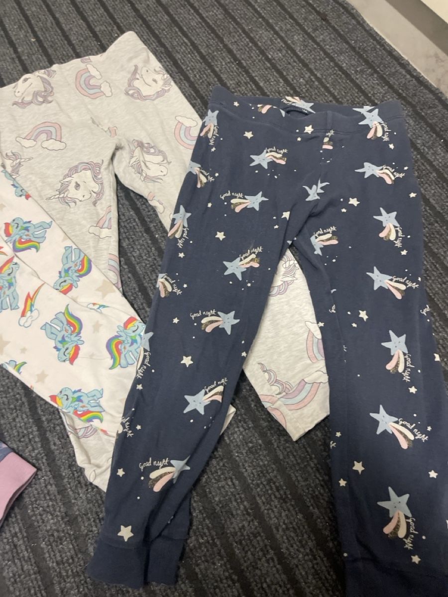 Pyjamas & Ähnliches: 4x pijamahosen 98/104 mädchen – Gebraucht aus Bad Zurzach von Cuore34 2