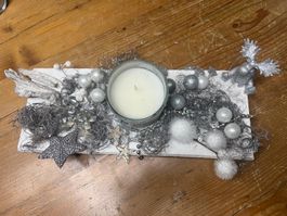 Weihnachtsgesteck in länglicher, weisser Holzschale "Elch"*