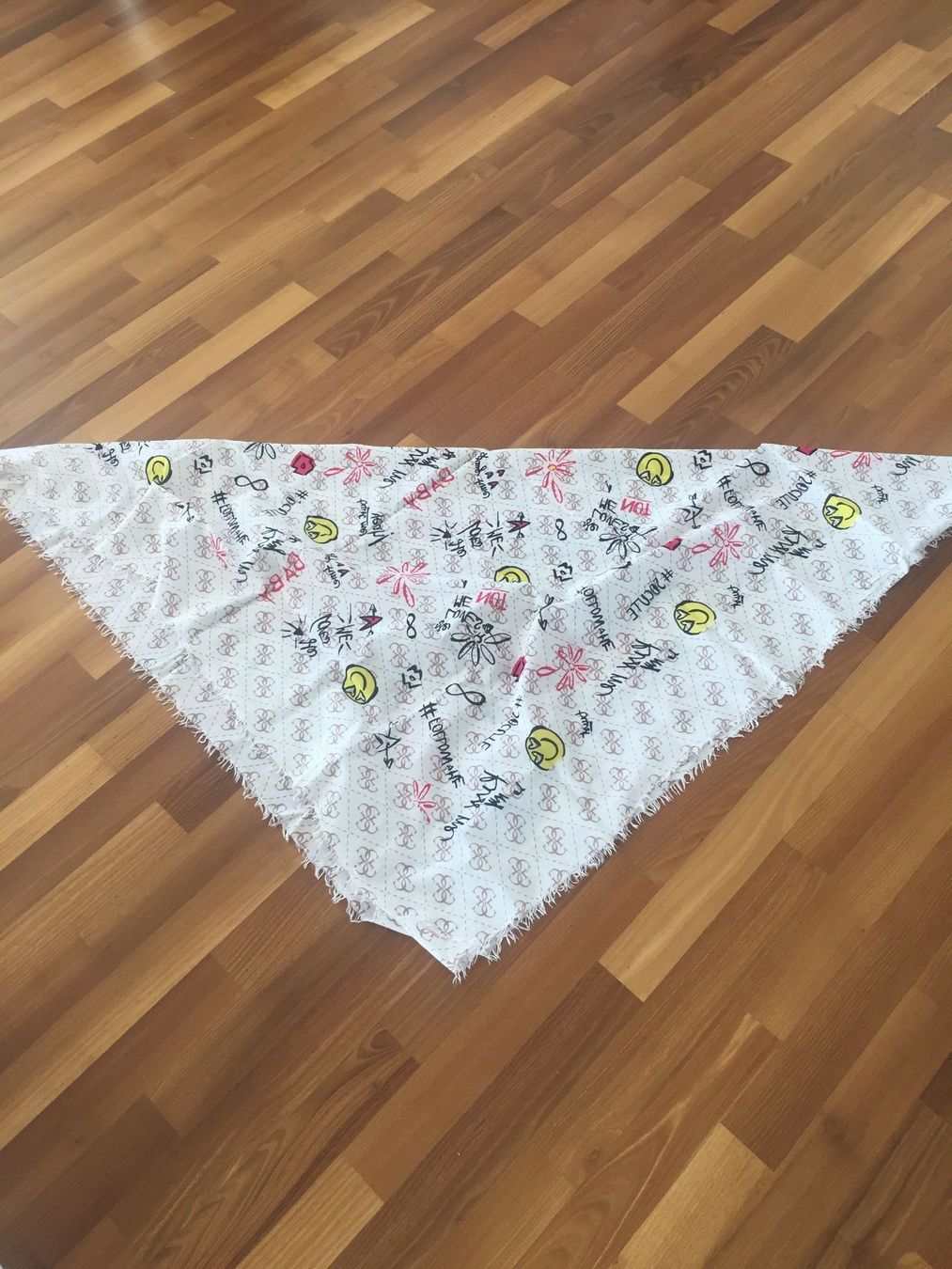 Guess Foulard & Sciarpe: Foulard Guess – Usato da Buchs ZH venduto da Micki1982 1