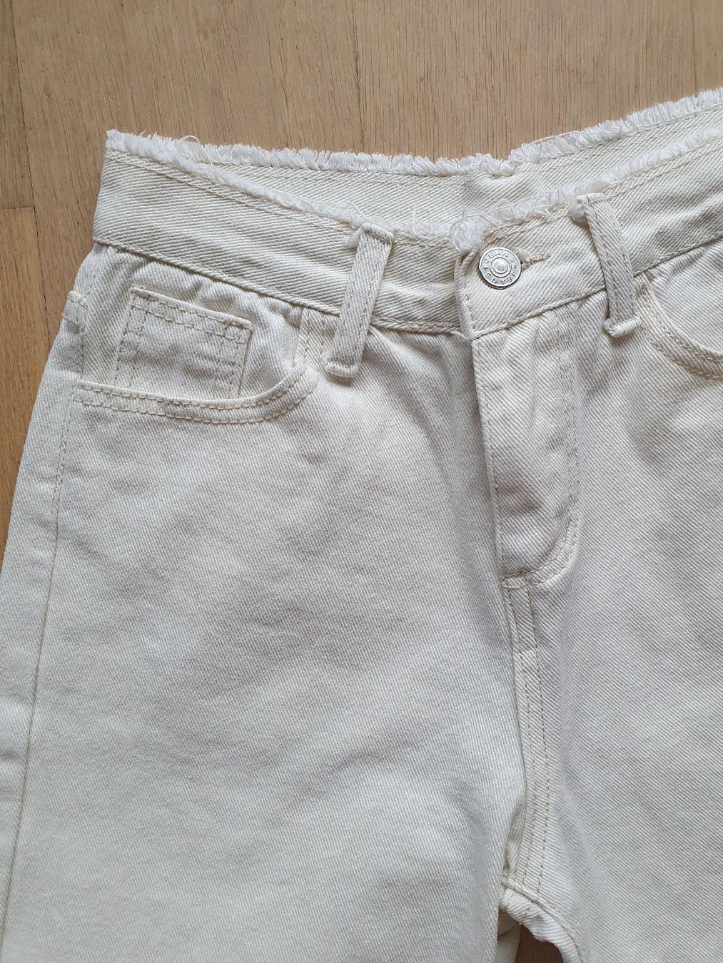 Jeans: Jeanshose – Nuovo (secondo la descrizione) da Zürich venduto da nadiialivia 1