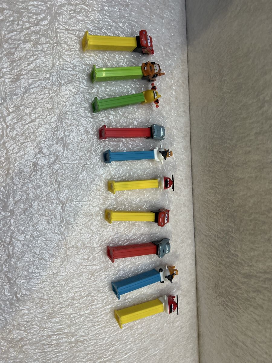 Pez Statuette: Sammlig vo 10 Stk. PEZ Spender, verschiedene Modell! – Nuovo (secondo la descrizione) da Rotkreuz venduto da perlengott