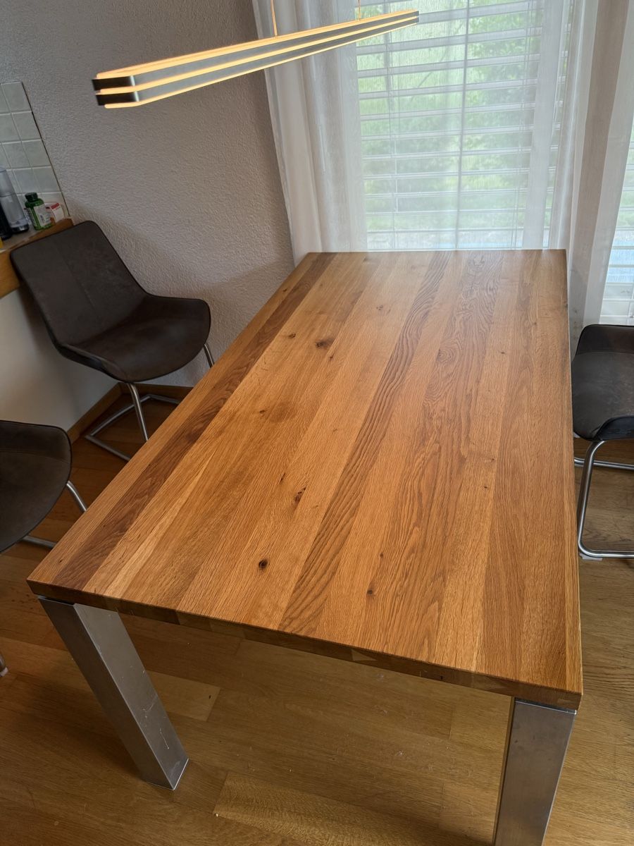 Tavoli: Stilvoller Holztisch – Usato da Gwatt (Thun) venduto da lou_k6nh 1