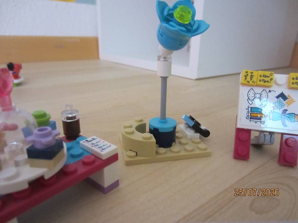 Lego Spielzeuge: Mini Büro  Lego Friends – Gebraucht aus Embrach von Vza