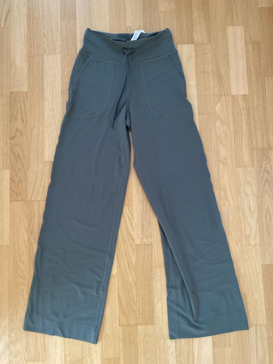 Lululemon Hosen: Lululemon pant – Neu (gemäss Beschreibung) aus Zürich von Pab_88wm