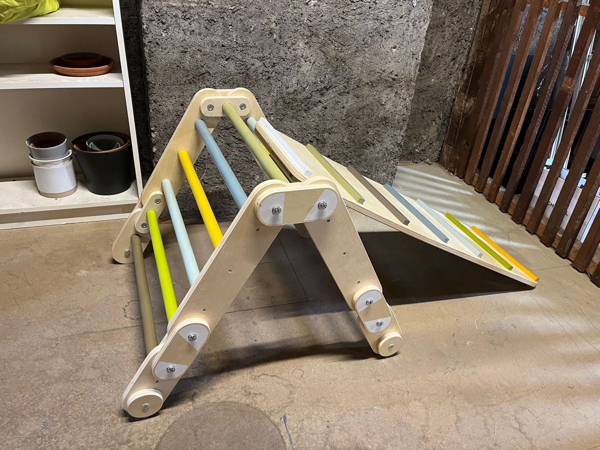 Kletterwände & Klettergriffe: 2-teiliges Montessori Kletterdreieck mit Rutsche – Neu (gemäss Beschreibung) aus Zürich von bom_c25d 1
