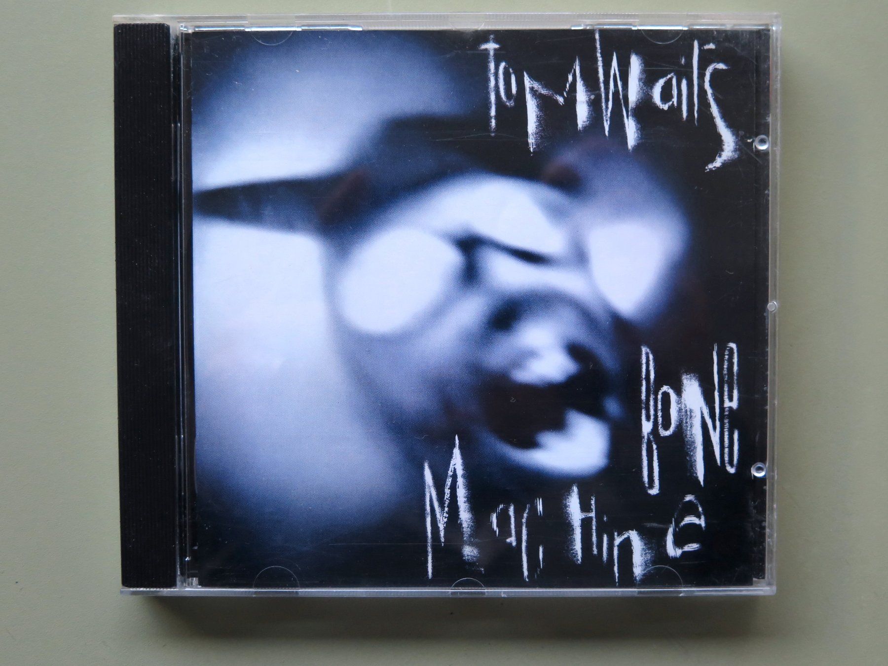 CD: (p) CD TOM WAITS: Bone machine, 1992 – Usato da Bern venduto da Balzamico