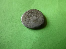 uralte orientalische Silbermünze  16 mm   2.45 g