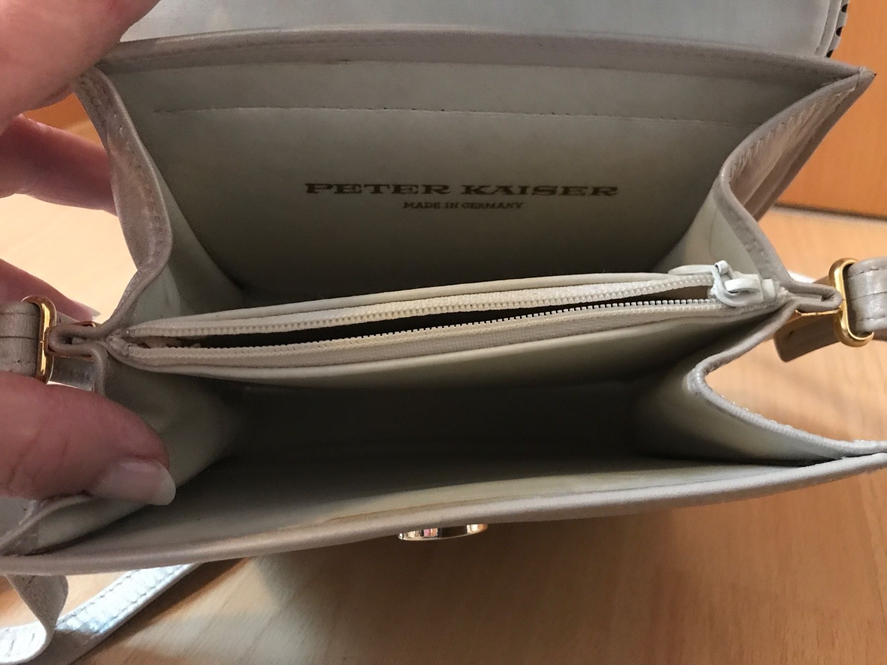 Kaiser Taschen für Damen: Kleine Handtasche Marke Peter Kaiser hellbeige – Gebraucht aus Oberglatt ZH von Willma7 1