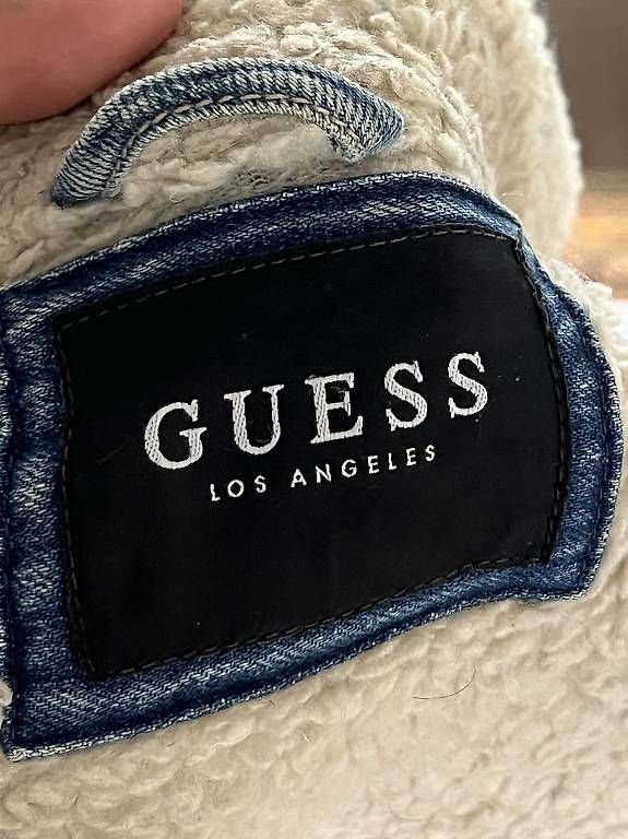 Jacken: Guess Jeansjacke mit Sherpa-/Teddy-Futter – Gebraucht aus Fällanden von fai_n5tr 1