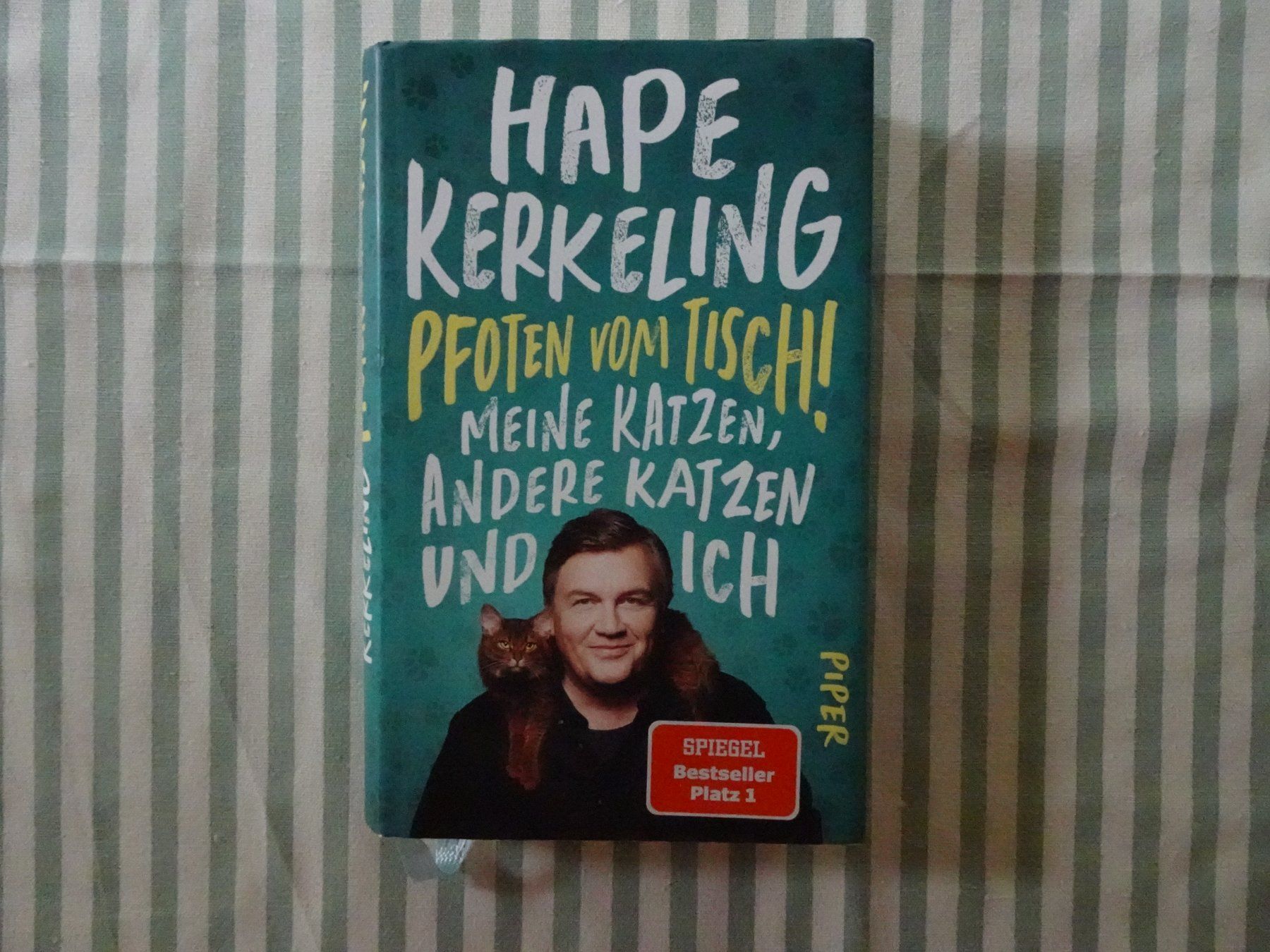 Libri: Hapee Kerkeling - Pfoten vom Tisch - B516 – Usato da Küssnacht am Rigi venduto da Bookslove-Divers