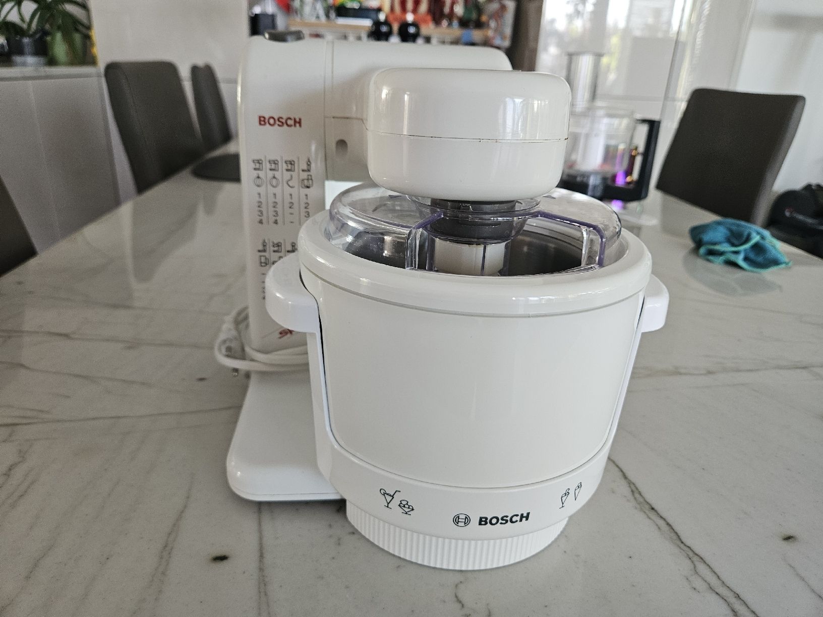 Bosch Elettrodomestici da cucina: Küchenmaschine Bosch MUM4 mit Eismaschine u Fleischwolf – Usato da Kloten venduto da Tacha_gb 4