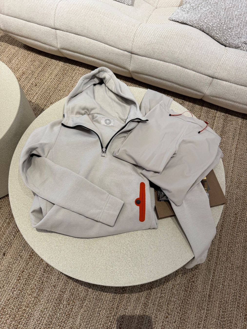 Hermès Kleiderpakete: HERMES PULLOVER & LEGGINGS – Gebraucht aus Schwyz von bofb