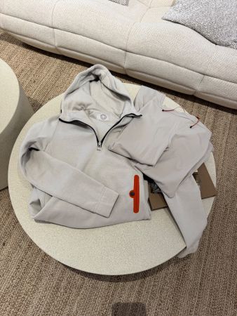 HERMES PULLOVER & LEGGINGS