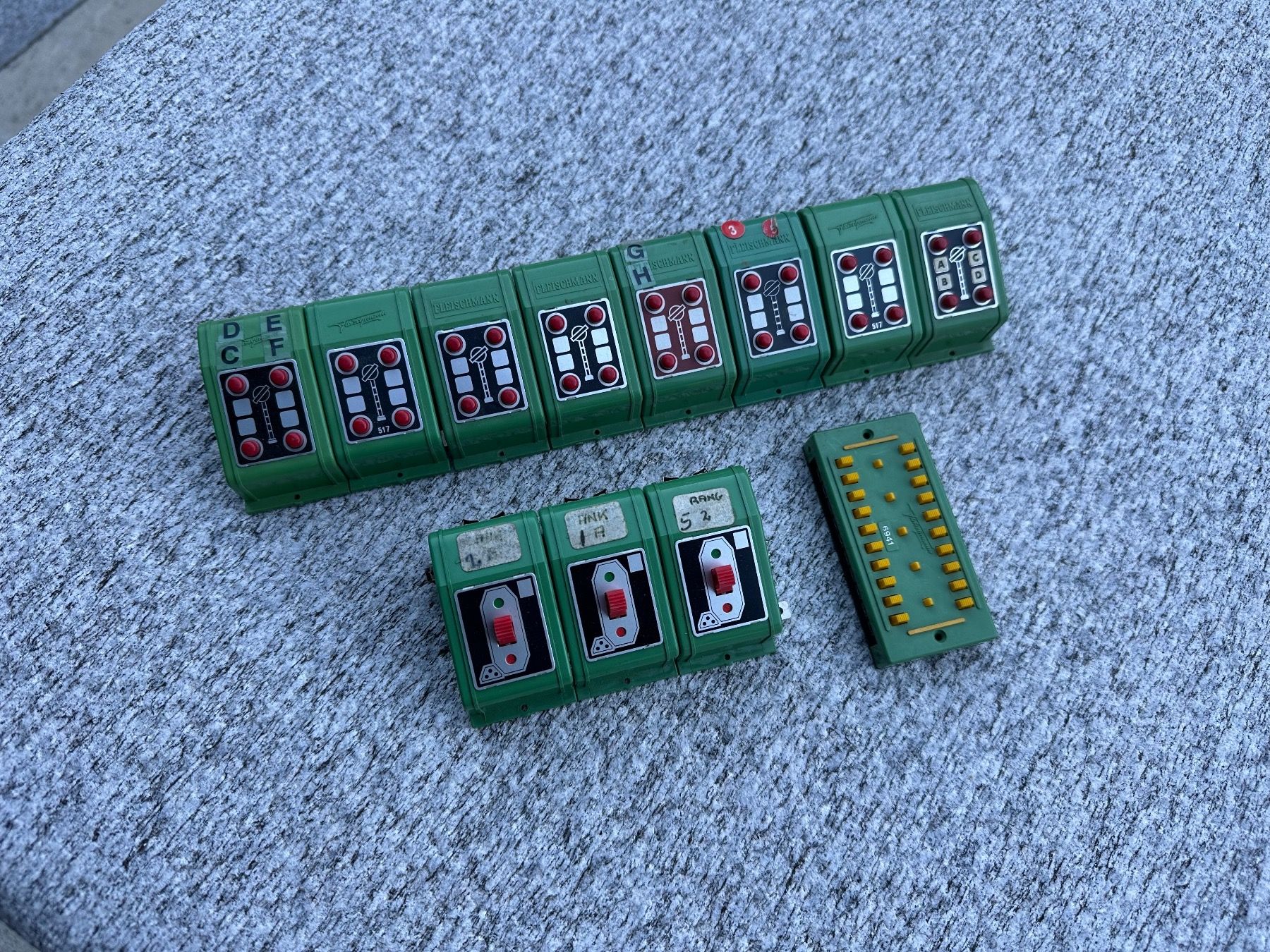 Fleischmann Modellini di ferrovie: Fleischmann Schalter Set 2 – Usato da Chiasso venduto da Carrara-Modellismo