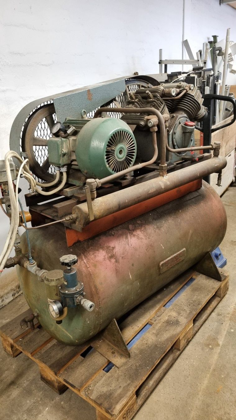 Compressori: Industrie-Kompressor - 10 PS -  750 l/min. – Usato da Oberentfelden venduto da Myri13