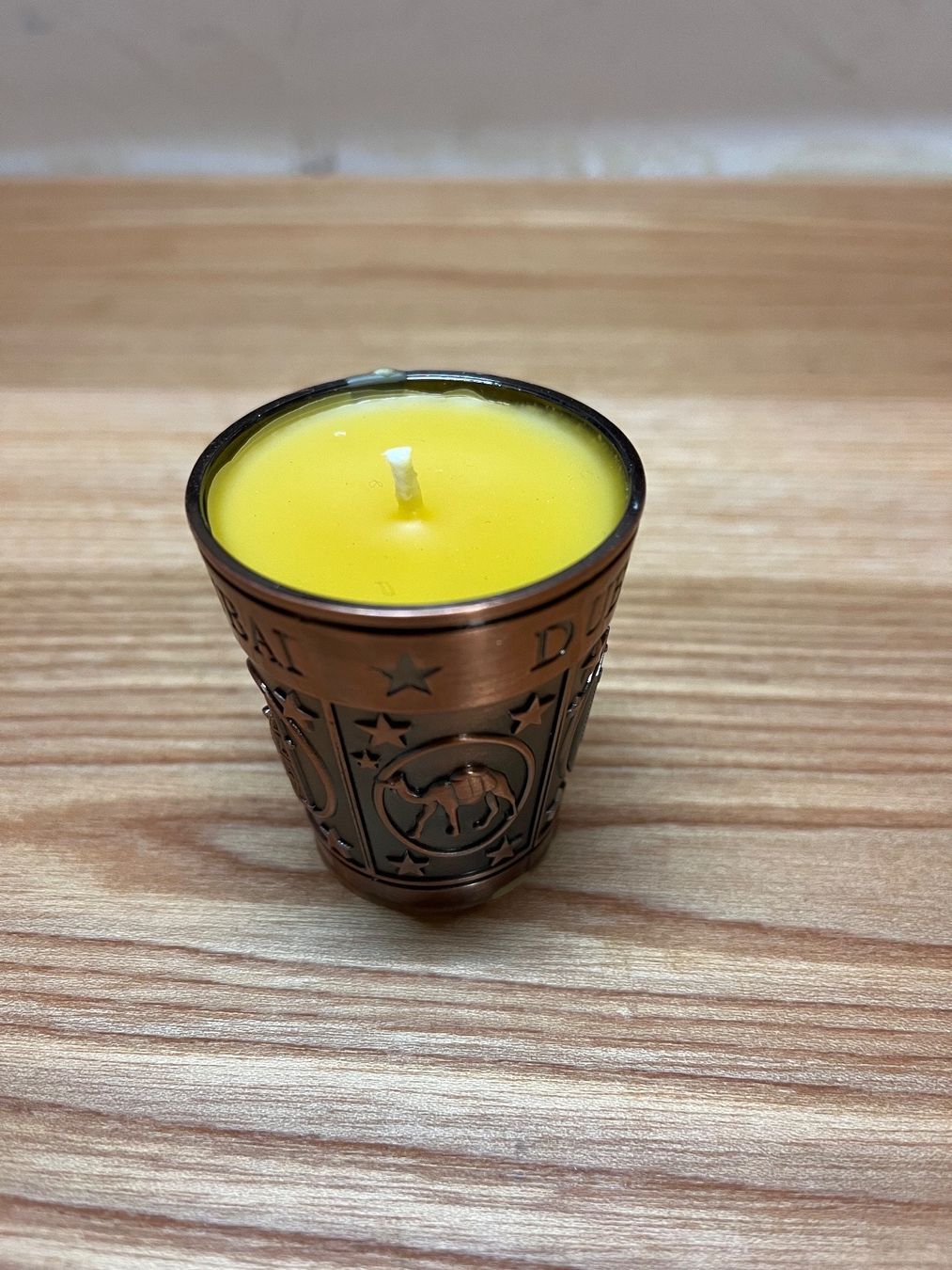 Candele: Bienenwachskerze im Metallbecher – Nuovo (secondo la descrizione) da Goldingen venduto da Thomas.Perrin