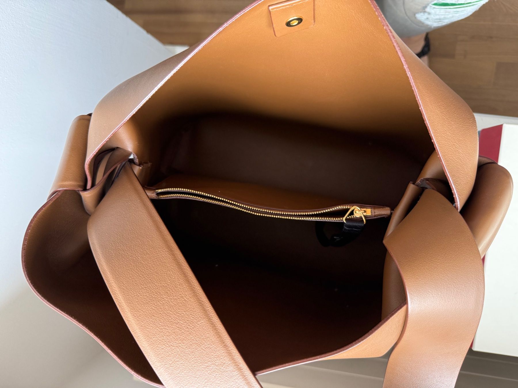 Acne Studios Sacs: Acne Studios Handtasche Large – D'occasion à Zürich par Midcentury 2