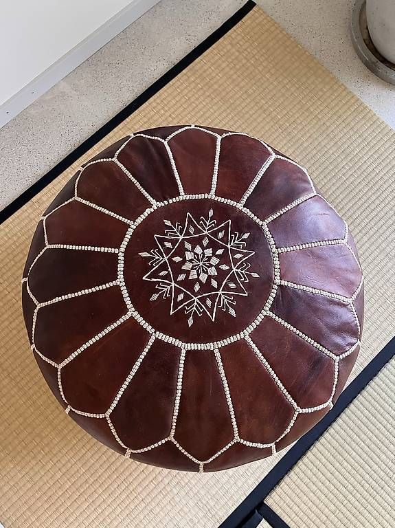 Tabourets: Wunderschöner marrokkanischer Lederpouf – Neuf avec emballage d'origine à Luzern par kimbaey