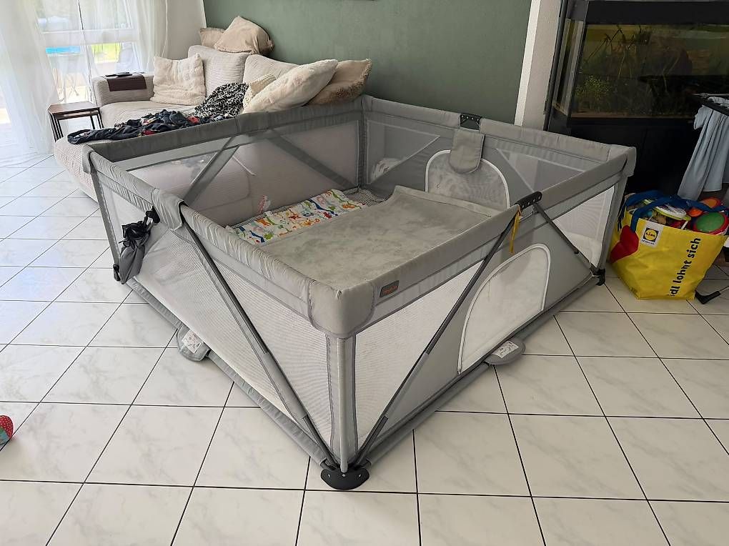 Box & Barriere di sicurezza: Laufgitter faltbar 2x2m  – Usato da Fisibach venduto da ayleen.selinaa