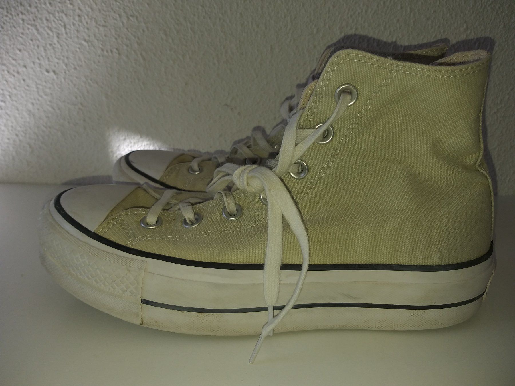 Converse Scarpe da donna: CONVERSE  Chaussures / Schuhe  Pointure / Nummer 38 – Usato da Cossonay-ville venduto da Super-Price-Quality 2