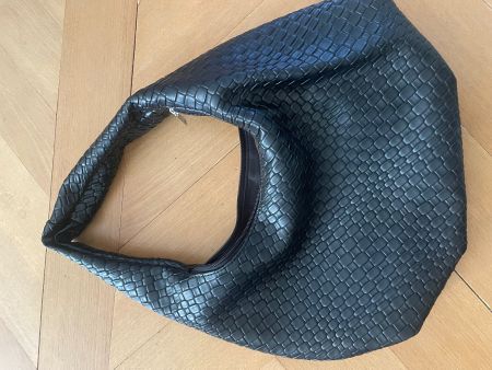 Handtasche schwarz geflochtene Optik gebrauchter Zustand