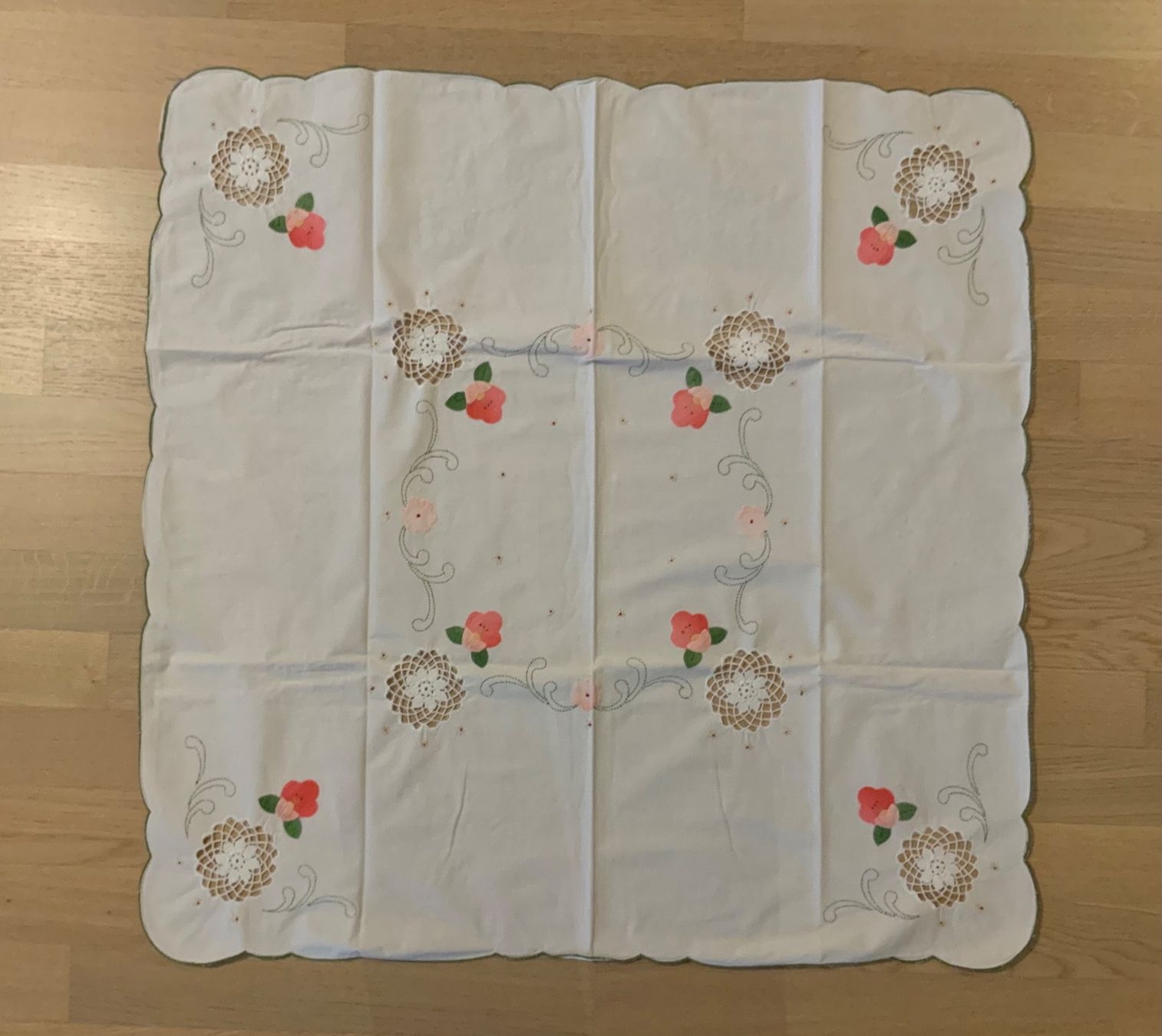 Altra biancheria da tavola: Mitteldecke 80x80 – Nuovo (secondo la descrizione) da Lufingen venduto da lotzstef