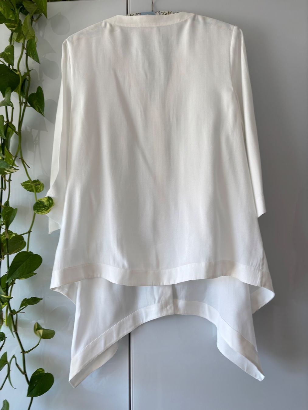 Cos Camicette: COS weisse Bluse Gr. 36 – Usato da Zürich venduto da missmodernage 4