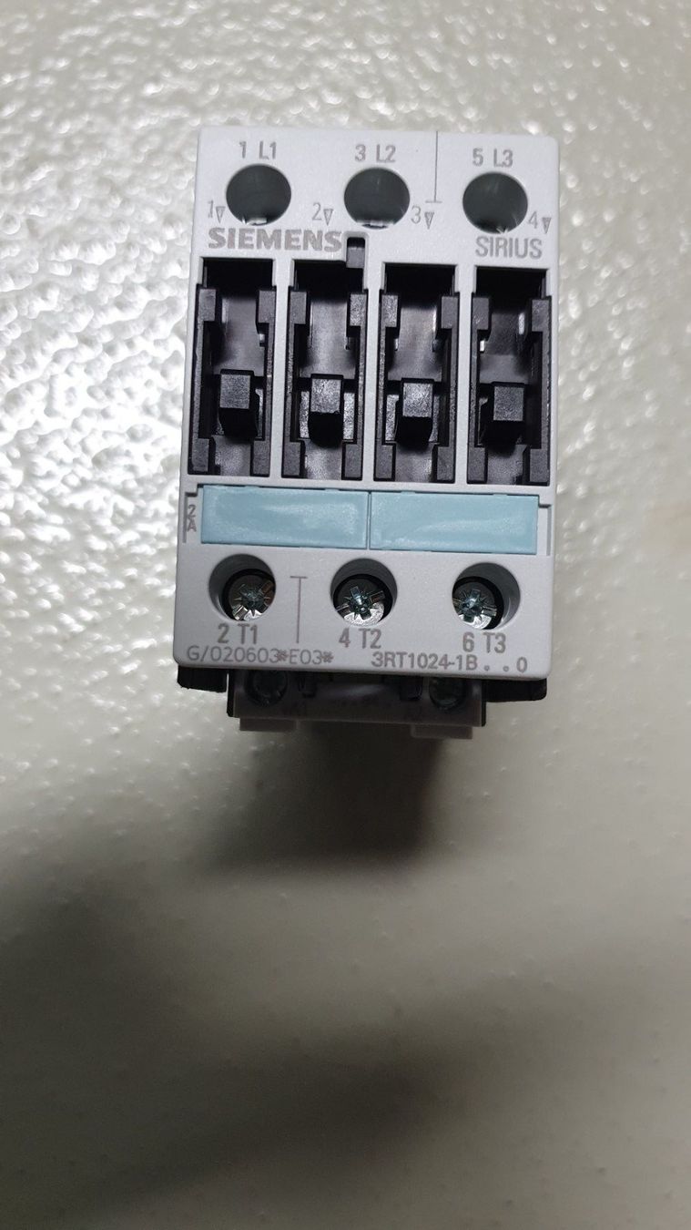 Apc Componenti elettronici: 4 Stk. Schütz Siemens 3RT1024-1B – Nuovo (secondo la descrizione) da Staufen venduto da Perskin 1