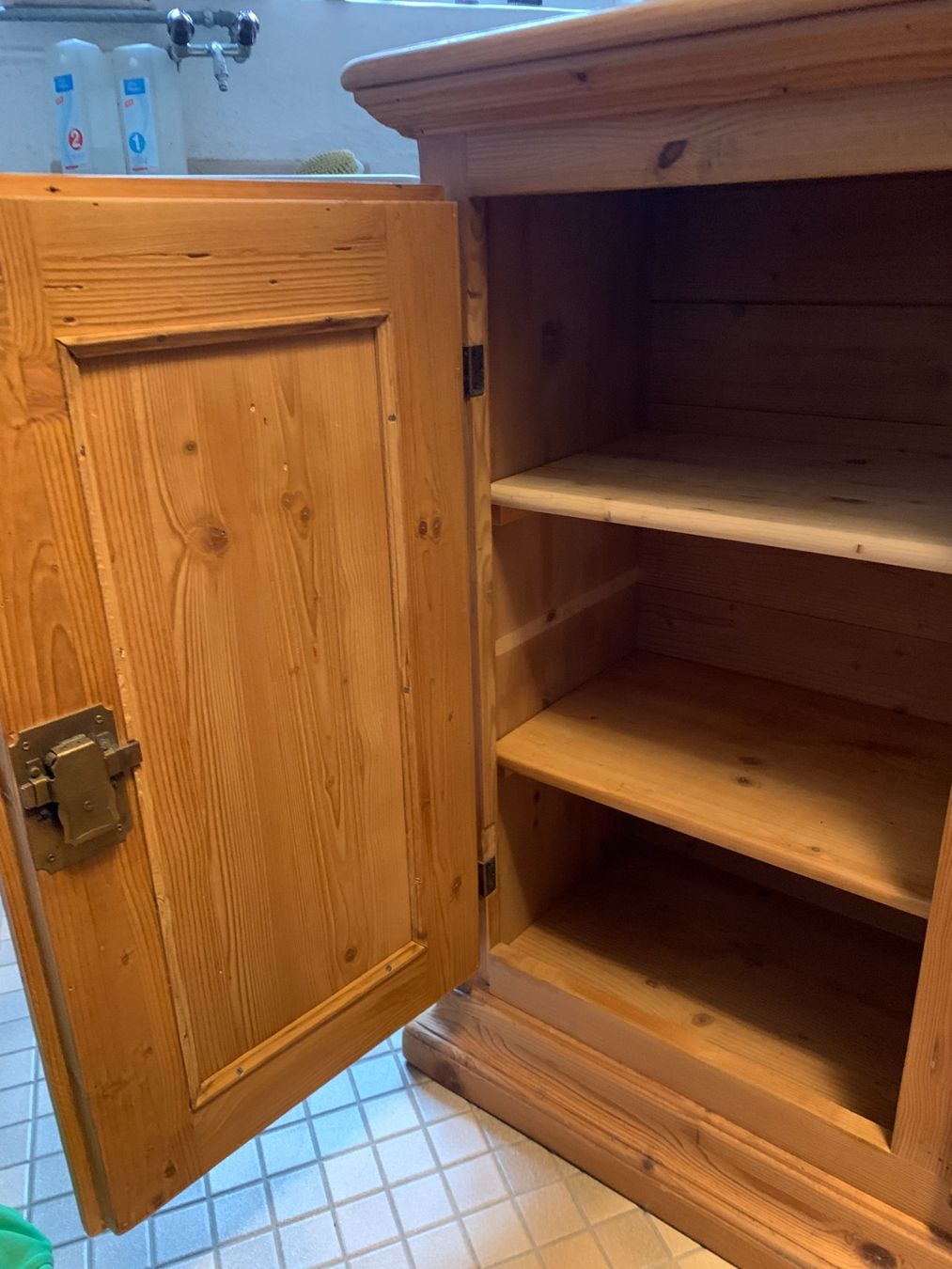 Commodes: Kommode aus Holz – D'occasion à St. Gallen par Horizon07 2
