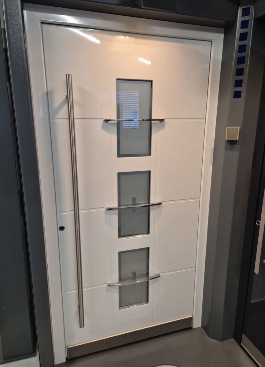 Porte: Haustüre mit Glaseinsätzen – Usato da Schaan venduto da tina.hilti