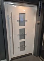 Haustüre mit Glaseinsätzen