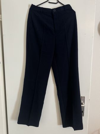 NEU Elegante Damen Stoffhose Gr. 38 Dunkelblau