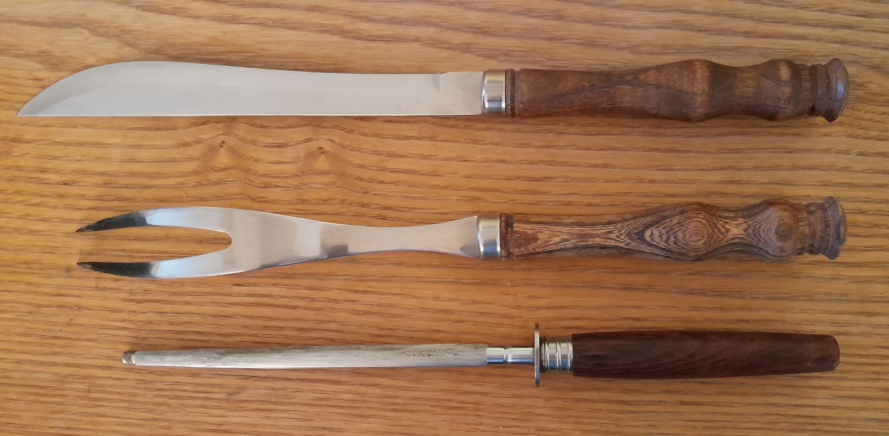 Set di posate: Fleischgabel mit Messer und Wetzstahl – Usato da Adlikon b. Andelfingen venduto da Kraemse