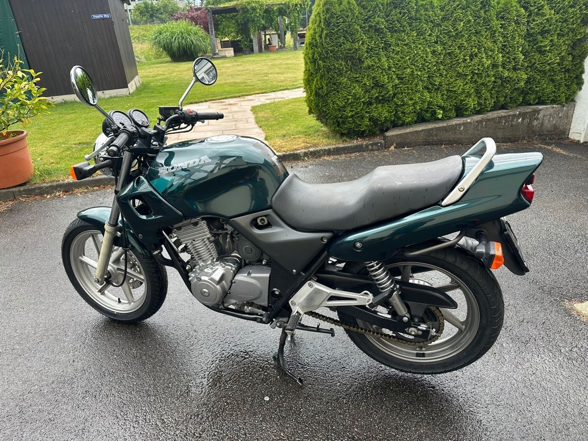 Honda Touring: Honda CB 500 – D'occasion à Tafers par Mibe20