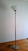Elegante Stehlampe - zeitloses Design - voll funktionsfähig