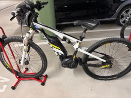 Scott E-Bike Fullys Bosch weiss Grösse M guter Zustand