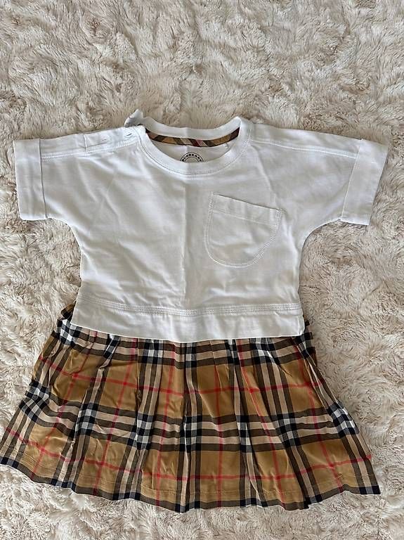 Robes et jupes: Burberry robe & jacket fille – D'occasion à Blonay par iri_lh86