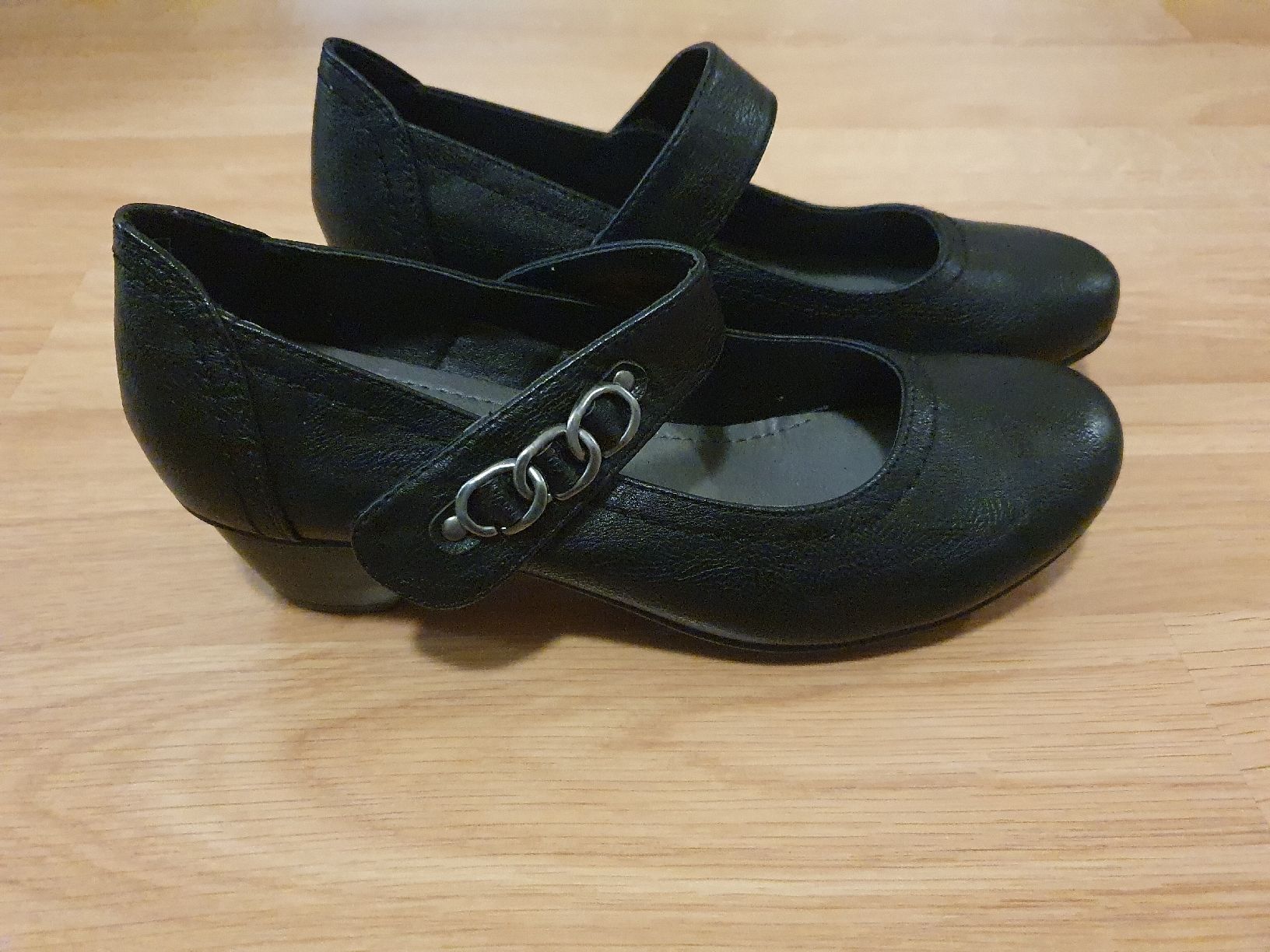Scarpe da donna: neue schwarze Halbschuhe – Nuovo e nell'imballaggio originale da St. Gallen venduto da 1811123 1