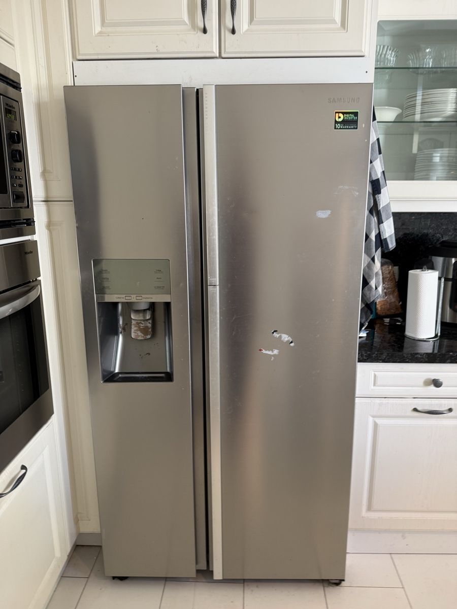 V-Zug Cucine complete: Grosse Küche mit Einbaugeräten Samsung Miele – Usato da Wädenswil venduto da DAS10 4