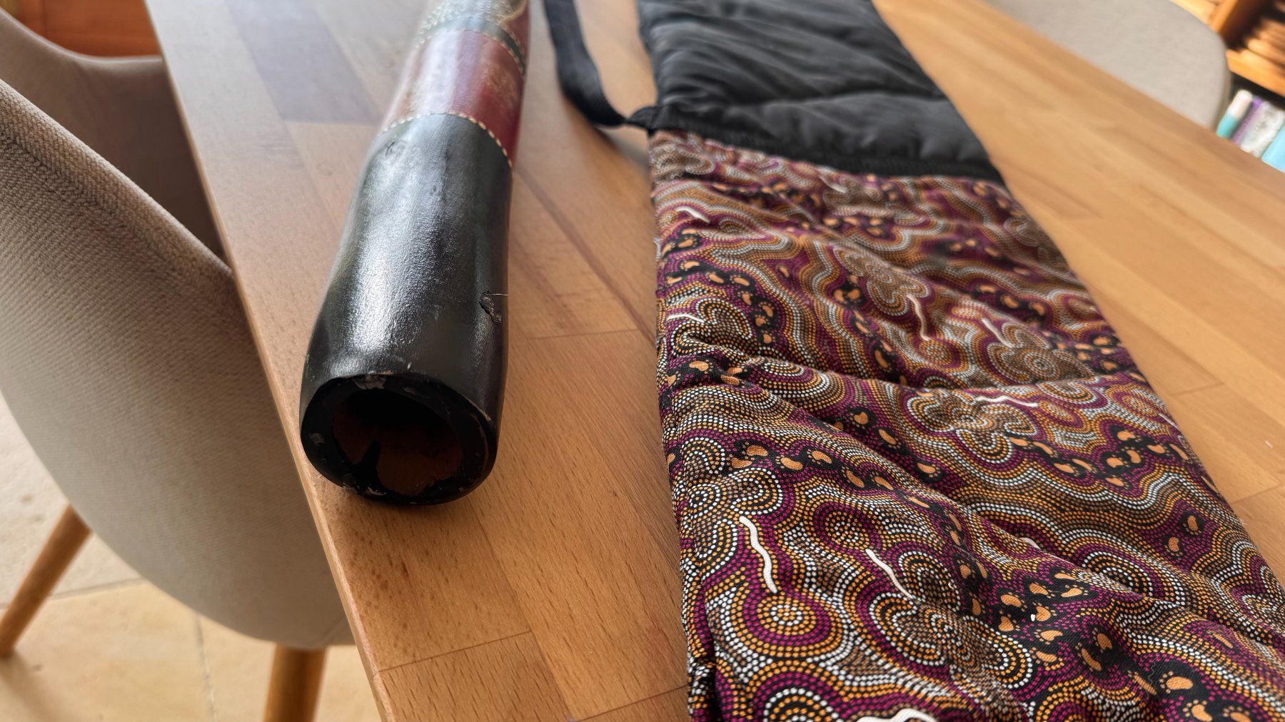 Musikinstrumente: Didgeridoo bemalt Aboriginal mit Tasche, Brisbane (~100 cm) – Gebraucht aus Bertschikon Gossau von jreutemann 2
